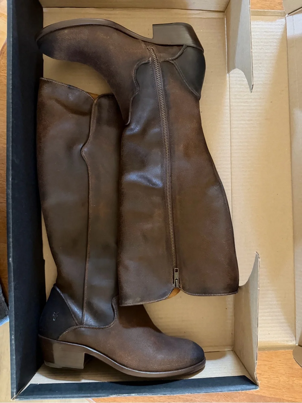 BRAND NEW Frye Carson Piping Tall Boots